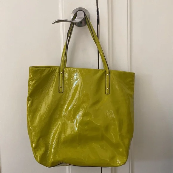 Kate Spade chartreuse patent tote 💛 - Picture 2 of 8